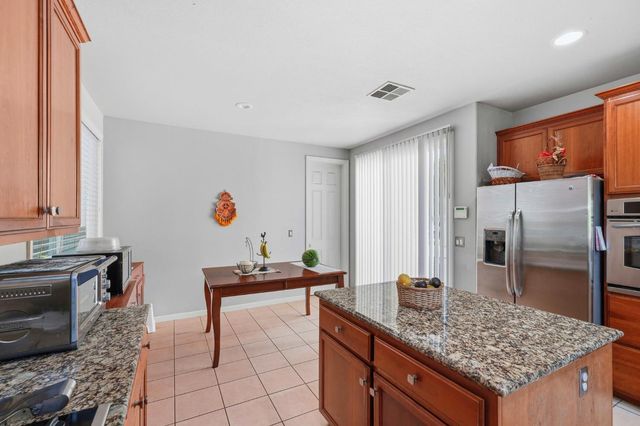 3112 Dovehouse Ln, Modesto, CA 95355