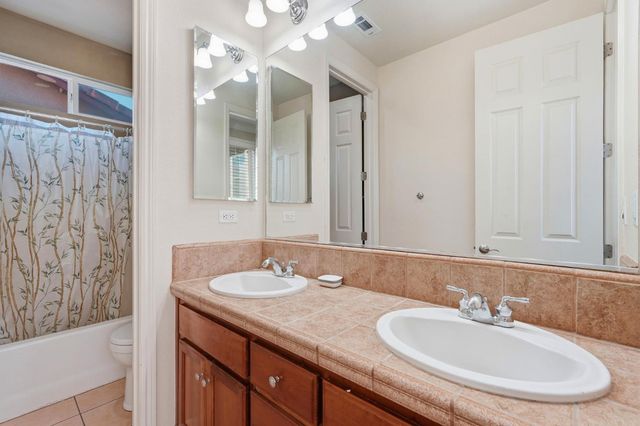 3112 Dovehouse Ln, Modesto, CA 95355