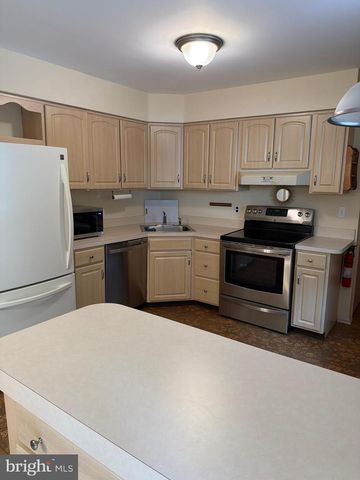 40 GRANVILLE RD, Newark, DE 19711