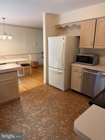 40 GRANVILLE RD, Newark, DE 19711
