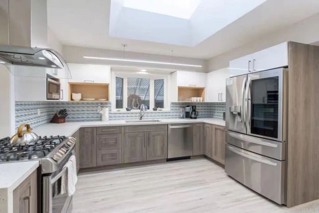 498 Neptune, Encinitas, CA 92024