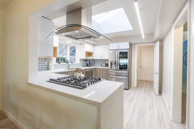 498 Neptune, Encinitas, CA 92024