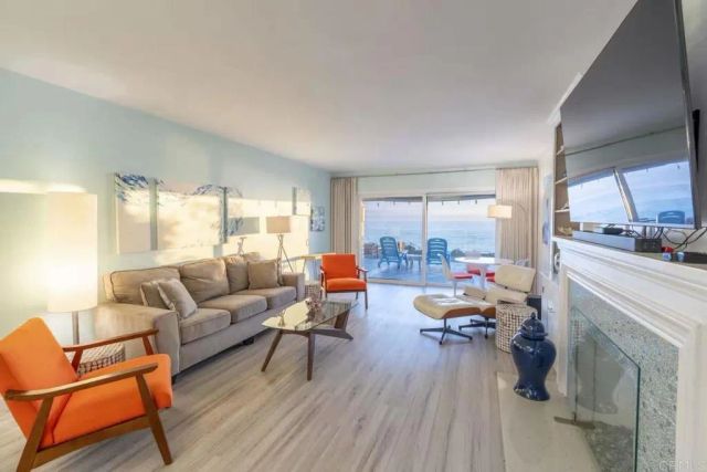 498 Neptune, Encinitas, CA 92024