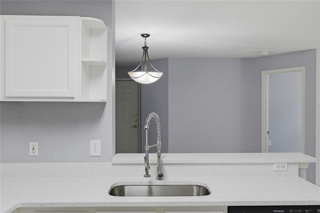 Image 6 of property listing at 7605 PISSARRO DRIVE 13204, Orlando, FL 32819