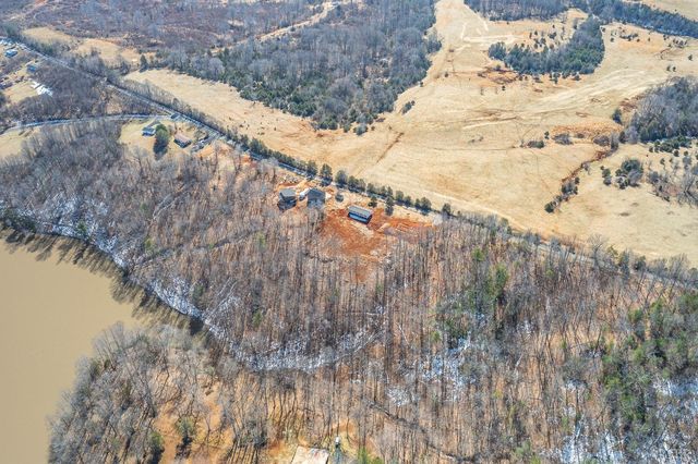2 Turkey Mountain Rd, Amherst, VA 24521