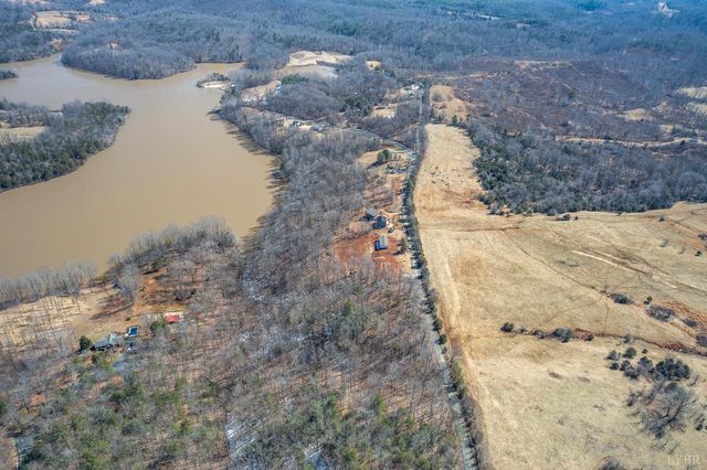 2 Turkey Mountain Rd, Amherst, VA 24521