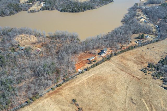 2 Turkey Mountain Rd, Amherst, VA 24521