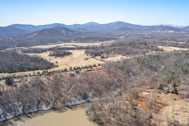 2 Turkey Mountain Rd, Amherst, VA 24521