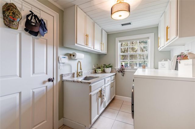 34317 WINDLEY CIRCLE, Eustis, FL 32726