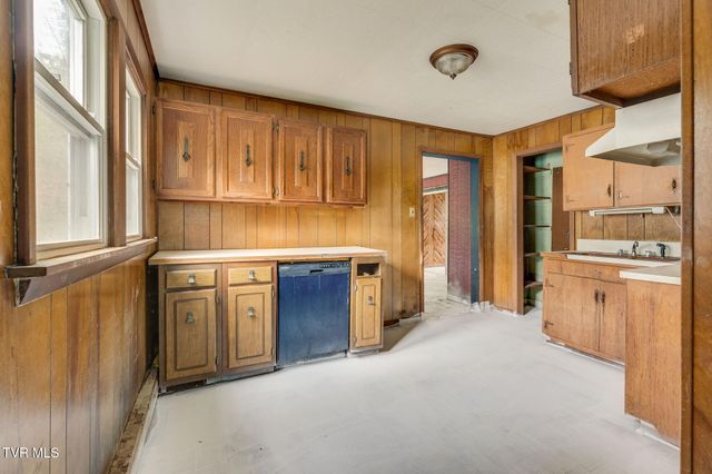 2909 Bay Street, Bristol, TN 37620