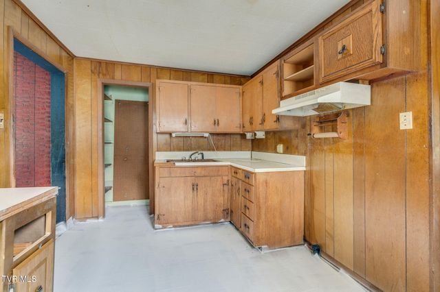 2909 Bay Street, Bristol, TN 37620