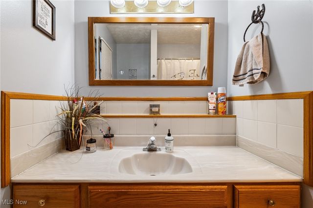 52718 Fitchville Eastern Road, New London, OH 44851