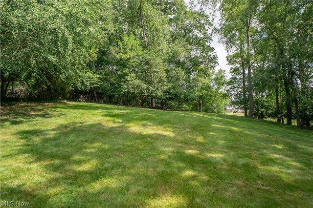 511 Bachtel Street SE, North Canton, OH 44720