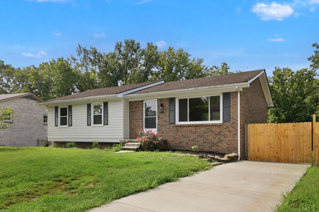 1304 Canonero Drive, Lexington, KY 40517