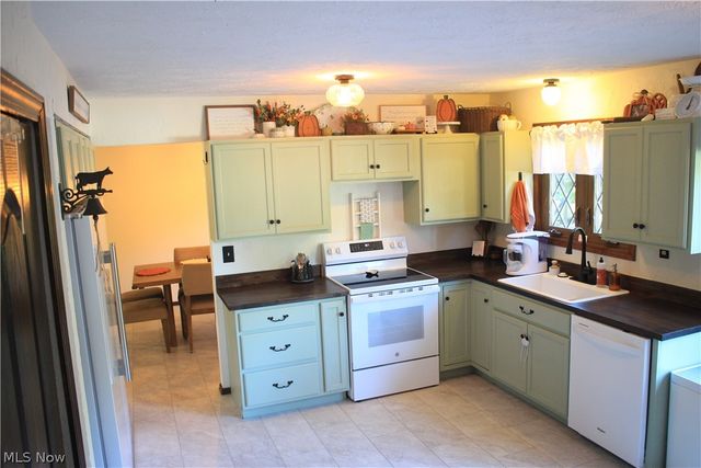 42820 Dellefield Road, Elyria, OH 44035