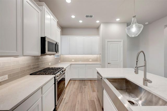 5519 Bonfire Alley, Manvel, TX 77578