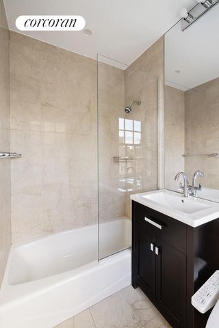 52 E 72ND Street PHA, New York City, NY 10021