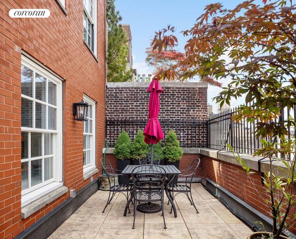 52 E 72ND Street PHA, New York City, NY 10021