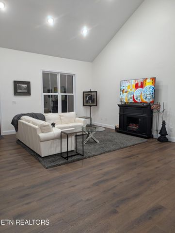 108 Shotgun Annie Rd, Jamestown, TN 38556