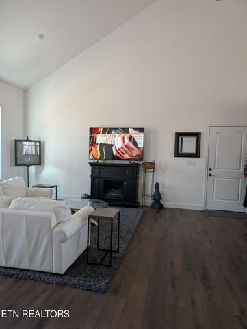 108 Shotgun Annie Rd, Jamestown, TN 38556