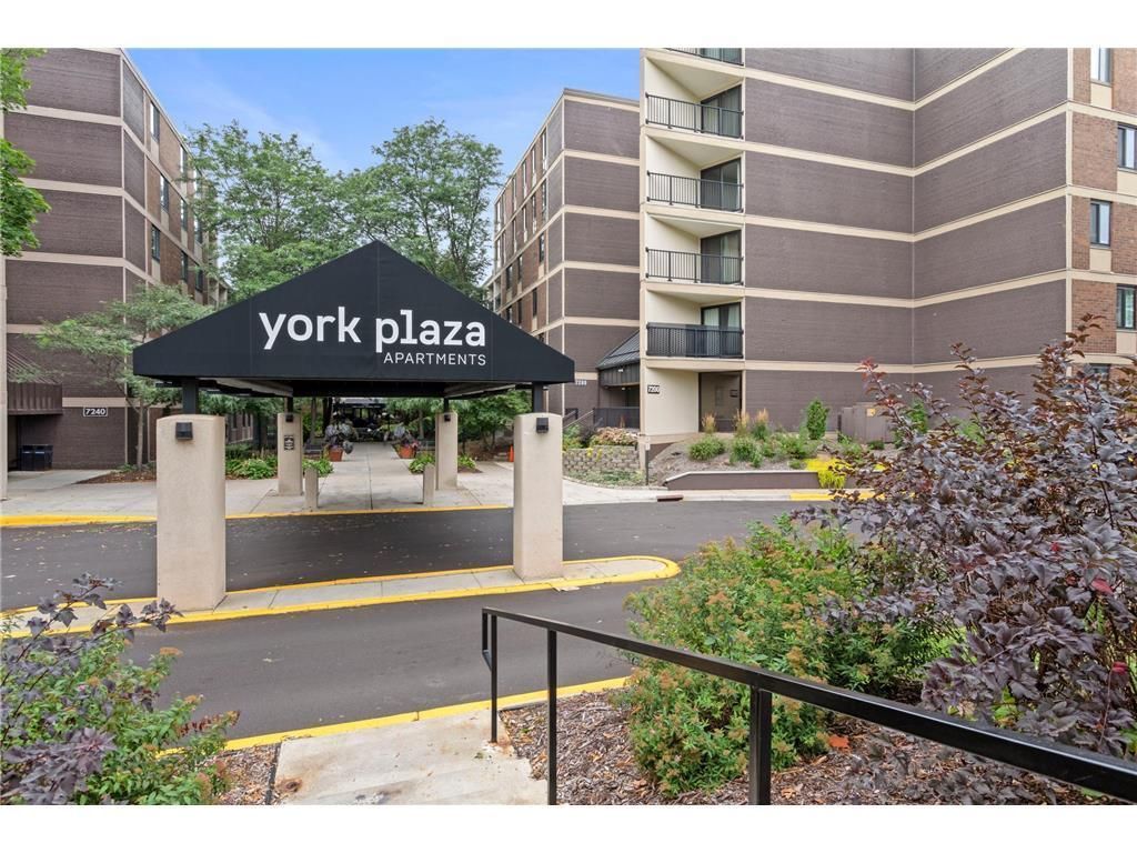 7200 York Avenue S 101, Edina, MN 55435 — exterior