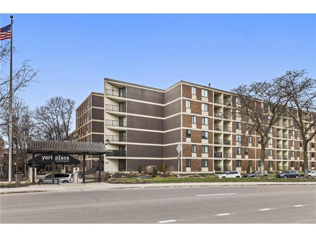 7200 York Avenue S 101, Edina, MN 55435 — photo 2