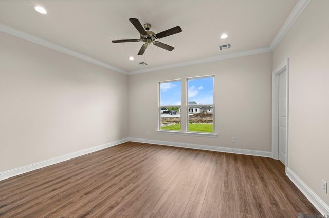 10440 Highcrest Dr, Denham Springs, LA 70706