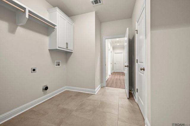 10440 Highcrest Dr, Denham Springs, LA 70706