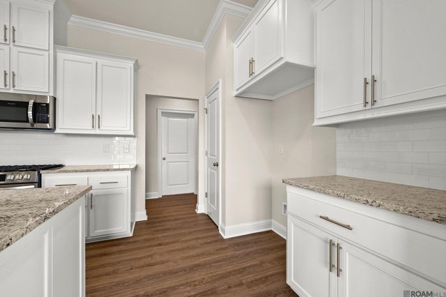 10440 Highcrest Dr, Denham Springs, LA 70706