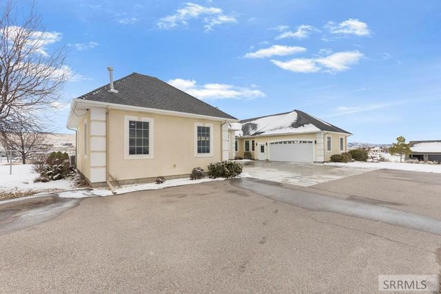 6070 E Sagewood Drive, Idaho Falls, ID 83406