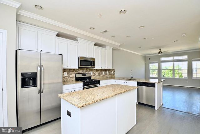 11177 SOUTHPORT PL, White Plains, MD 20695