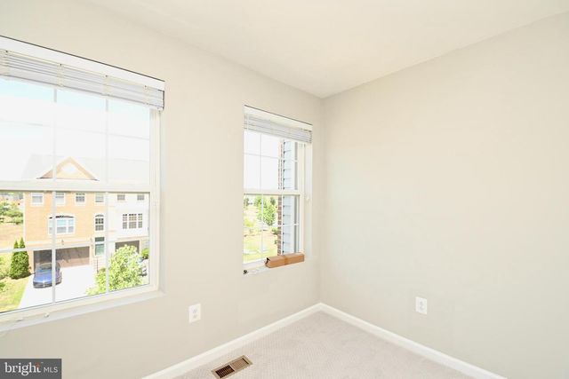 11177 SOUTHPORT PL, White Plains, MD 20695