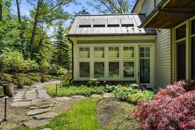 55 Ridge Hill Farm Rd, Wellesley, MA 02482