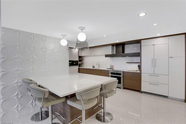 3951 Gulf Shore BLVD N # 1203, Naples, FL 34103