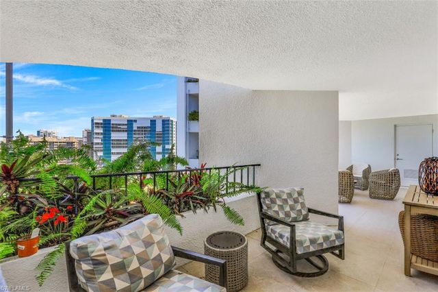 3951 Gulf Shore BLVD N # 1203, Naples, FL 34103