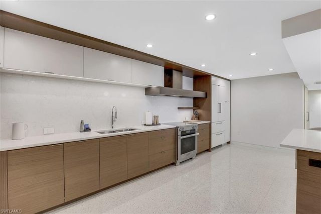 3951 Gulf Shore BLVD N # 1203, Naples, FL 34103