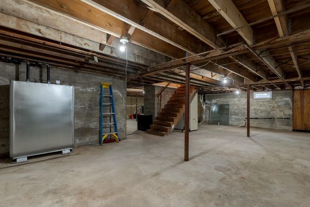 126 Dover Point Road, Dover, NH 03820