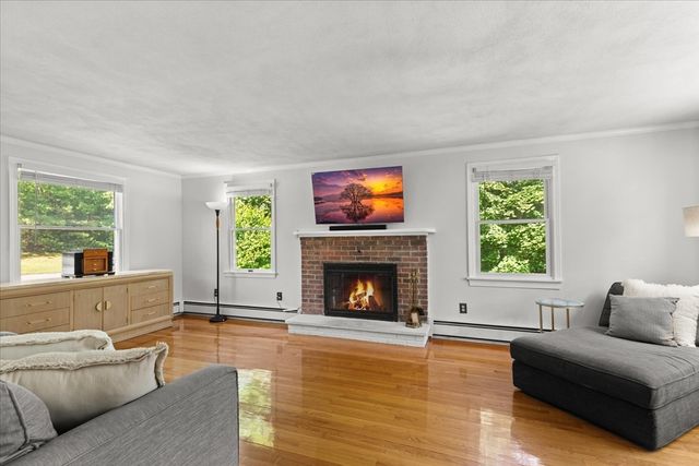 65 May St, Attleboro, MA 02703