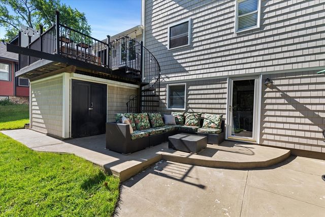 65 May St, Attleboro, MA 02703