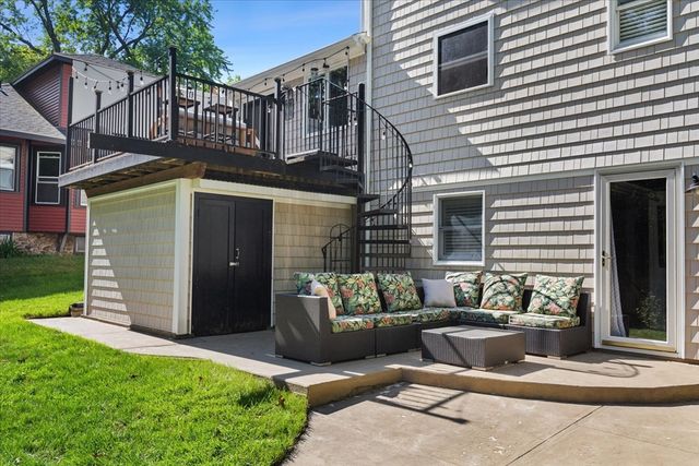 65 May St, Attleboro, MA 02703