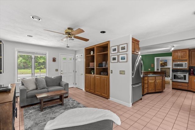 65 May St, Attleboro, MA 02703