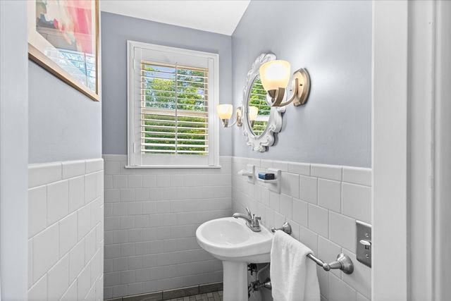65 May St, Attleboro, MA 02703