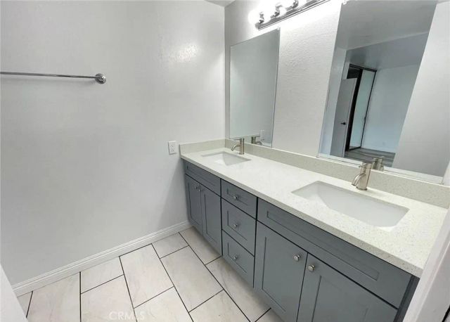 4 Campanero E, Irvine, CA 92620