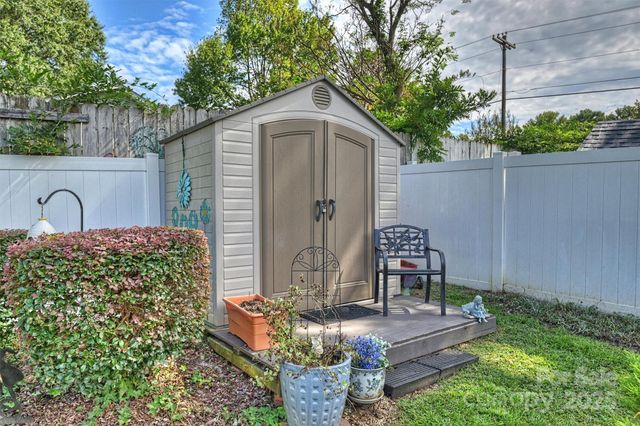 1002 Raywood Court, Matthews, NC 28104