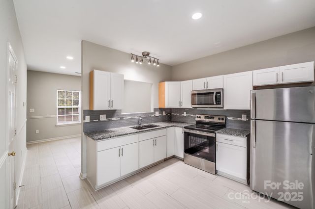 5232 Javitz Road, Charlotte, NC 28216