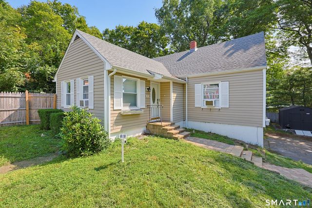 5 Flyers Drive, Norwich, CT 06360