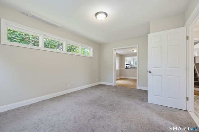 5 Flyers Drive, Norwich, CT 06360