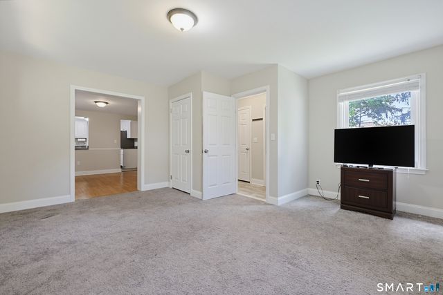 5 Flyers Drive, Norwich, CT 06360