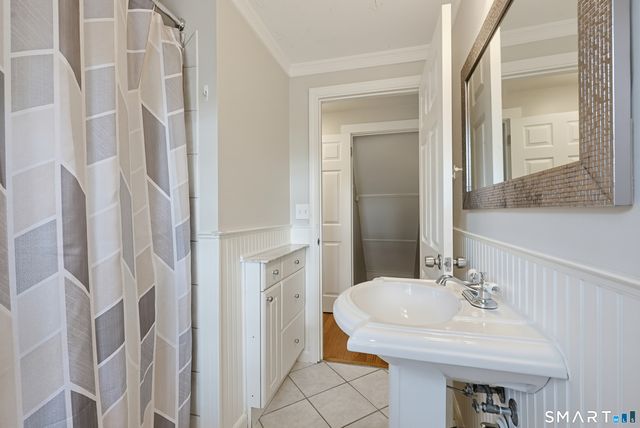 5 Flyers Drive, Norwich, CT 06360