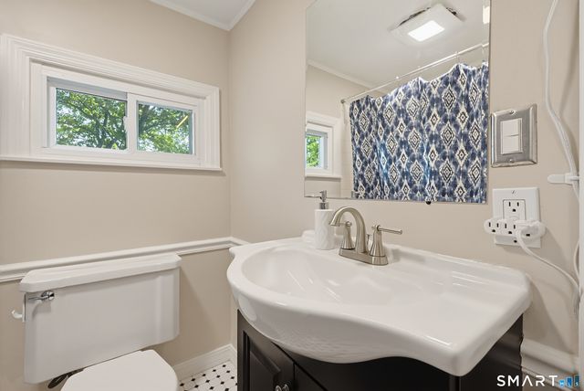 5 Flyers Drive, Norwich, CT 06360